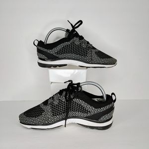 sierra active sneaker